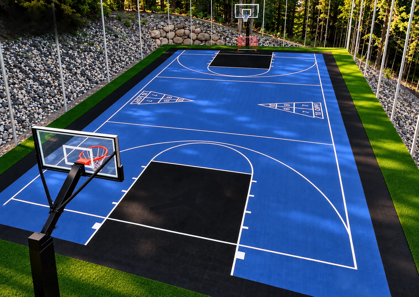 Terrain de basket professionnel 28 × 15 m – équipement sportif CIBO World à Abidjan, Côte d'Ivoire – coloris bleu