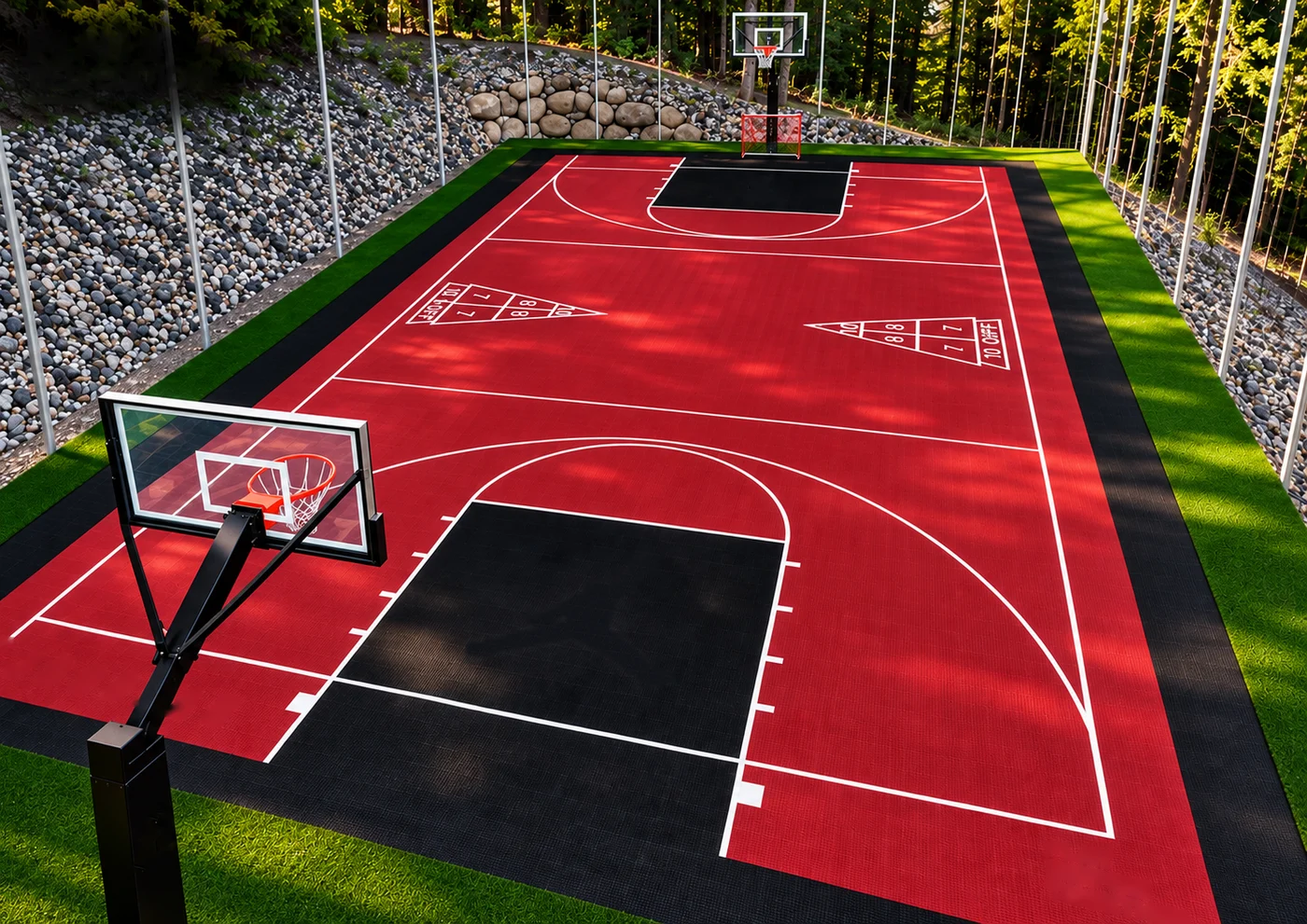Terrain de basket professionnel 28 × 15 m – équipement sportif CIBO World à Abidjan, Côte d'Ivoire – coloris rouge